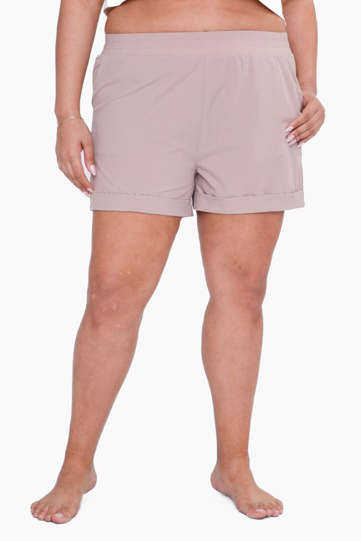 Highwaist Athleisure Shorts With Cuffed Leg