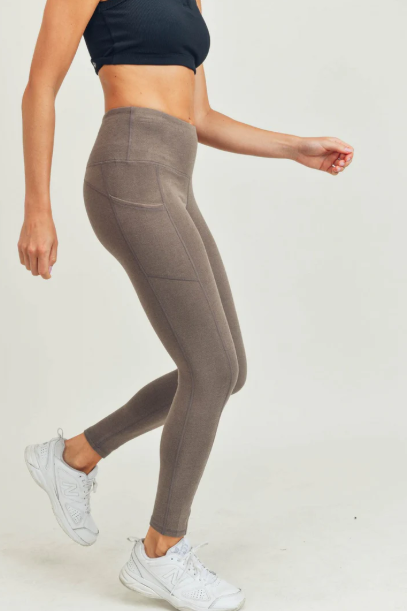 MICRO-RIBBED SWOOP BACK HIGH-WAISTED POCKET LEGGINGS